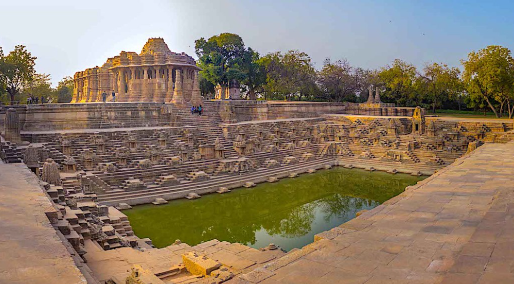 Surya Kund, Modhera, Mehsana, Gujarat - Vushii.com